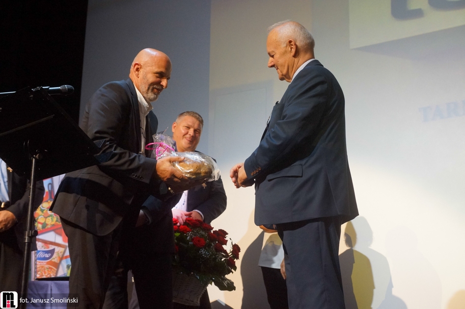 55-lat-firmy-Tarel-do-internetuJPG-202