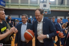Harlem-Globetrotters-Mark-Brzezinski-09669