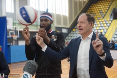 Harlem-Globetrotters-Mark-Brzezinski-09672