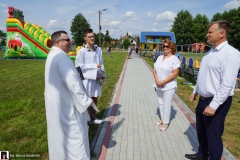 Nowa-murawa-i-szatnie-w-Medrzechowie-01604