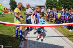Nowa-murawa-i-szatnie-w-Medrzechowie-01613