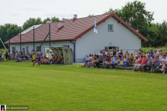 Nowa-murawa-i-szatnie-w-Medrzechowie-01759