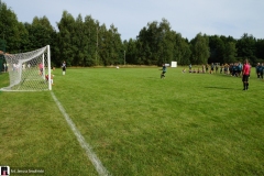 Nowa-murawa-i-szatnie-w-Medrzechowie-01791