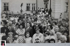 wspólne zdjęcie za pałacem w Gumniskach 
