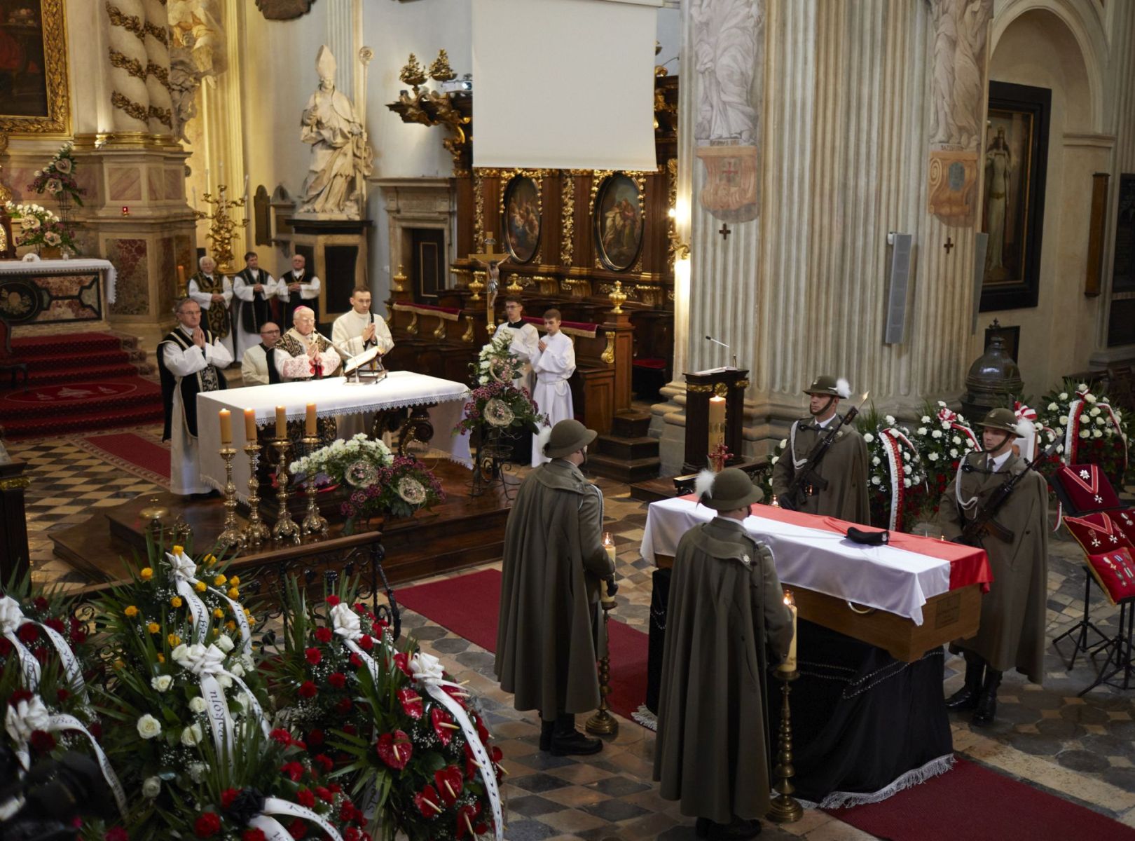 Pogrzeb-sp.-plk.-prof.-dr.-hab.-Wojciecha-Narebskiego-3